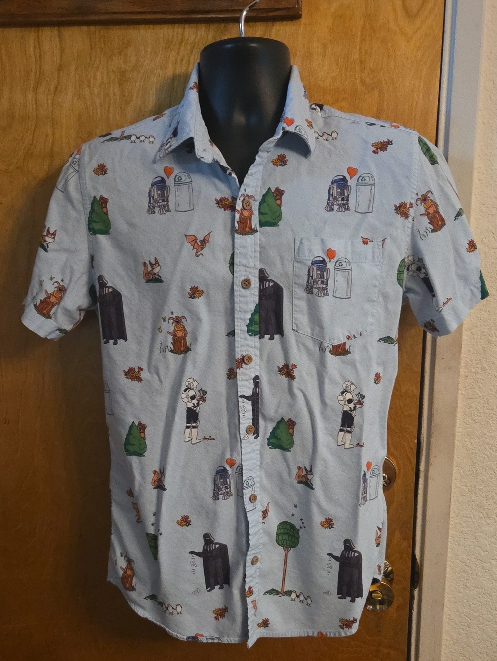 Star Wars Earth Day Allover Print Woven Button-up - BoxLunch Exclusive Size M